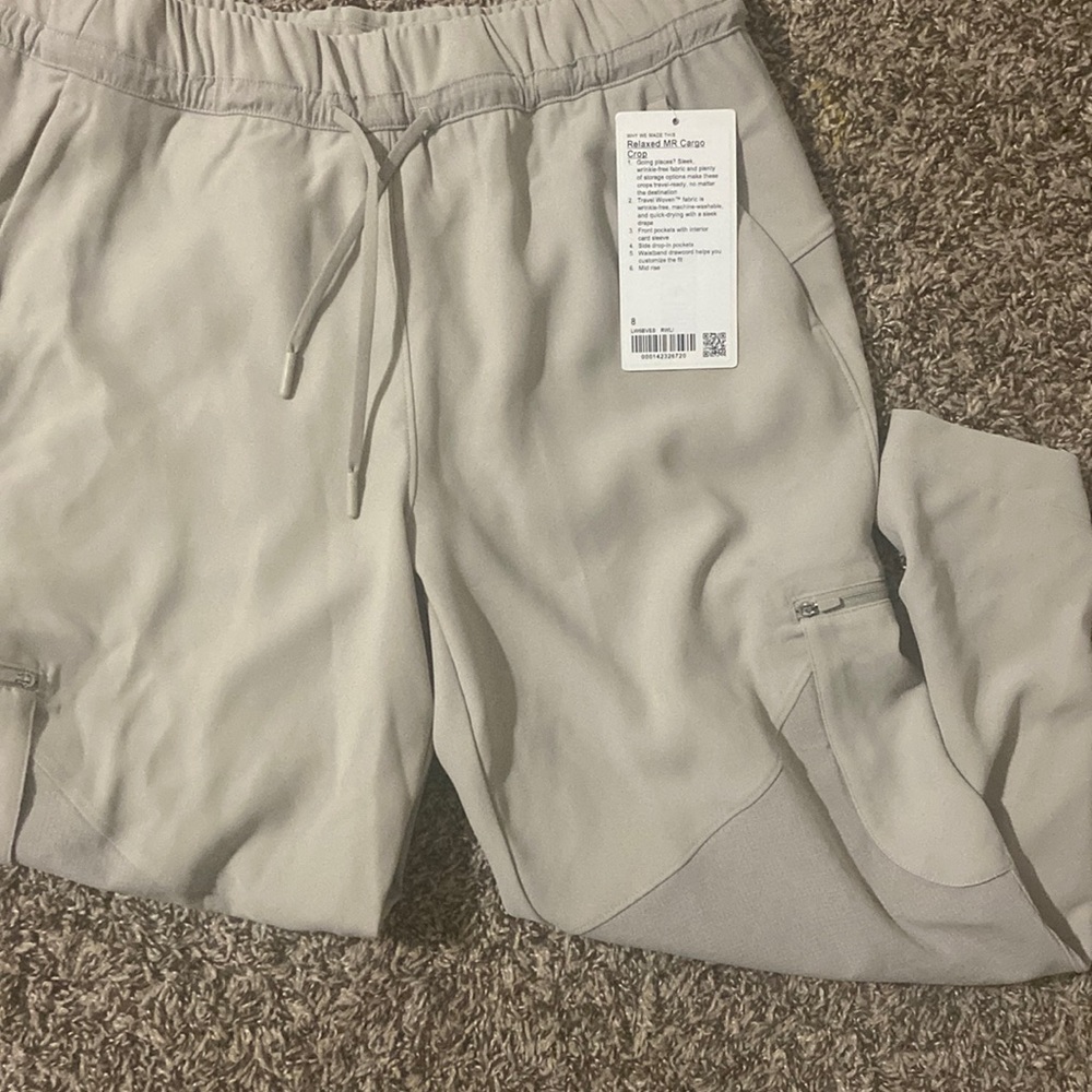 New Relaxed mr cargo crop